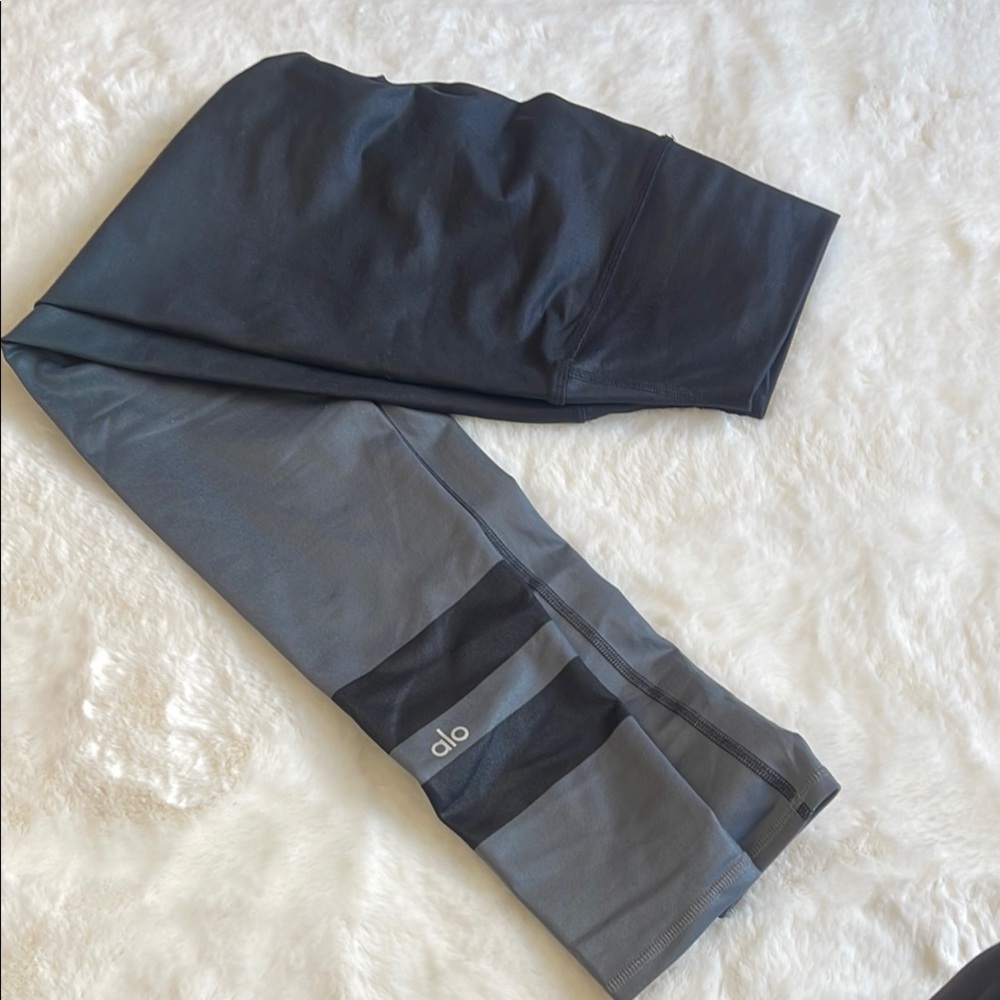 ALO Yoga Black and Gray Leggings